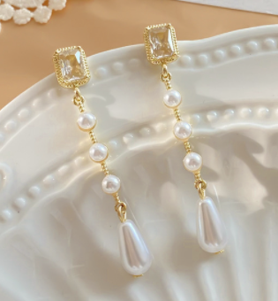 Enyo Earring BCL