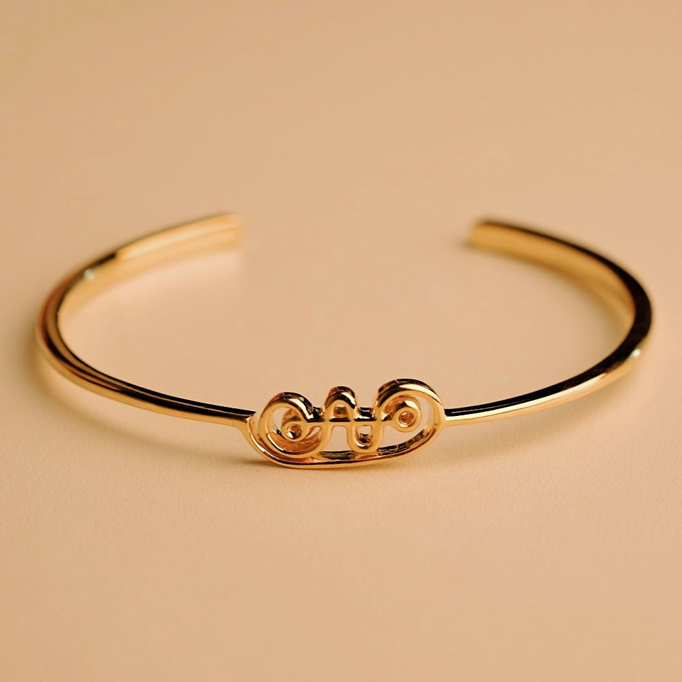 Na Kinmailoosin Gold Bracelet