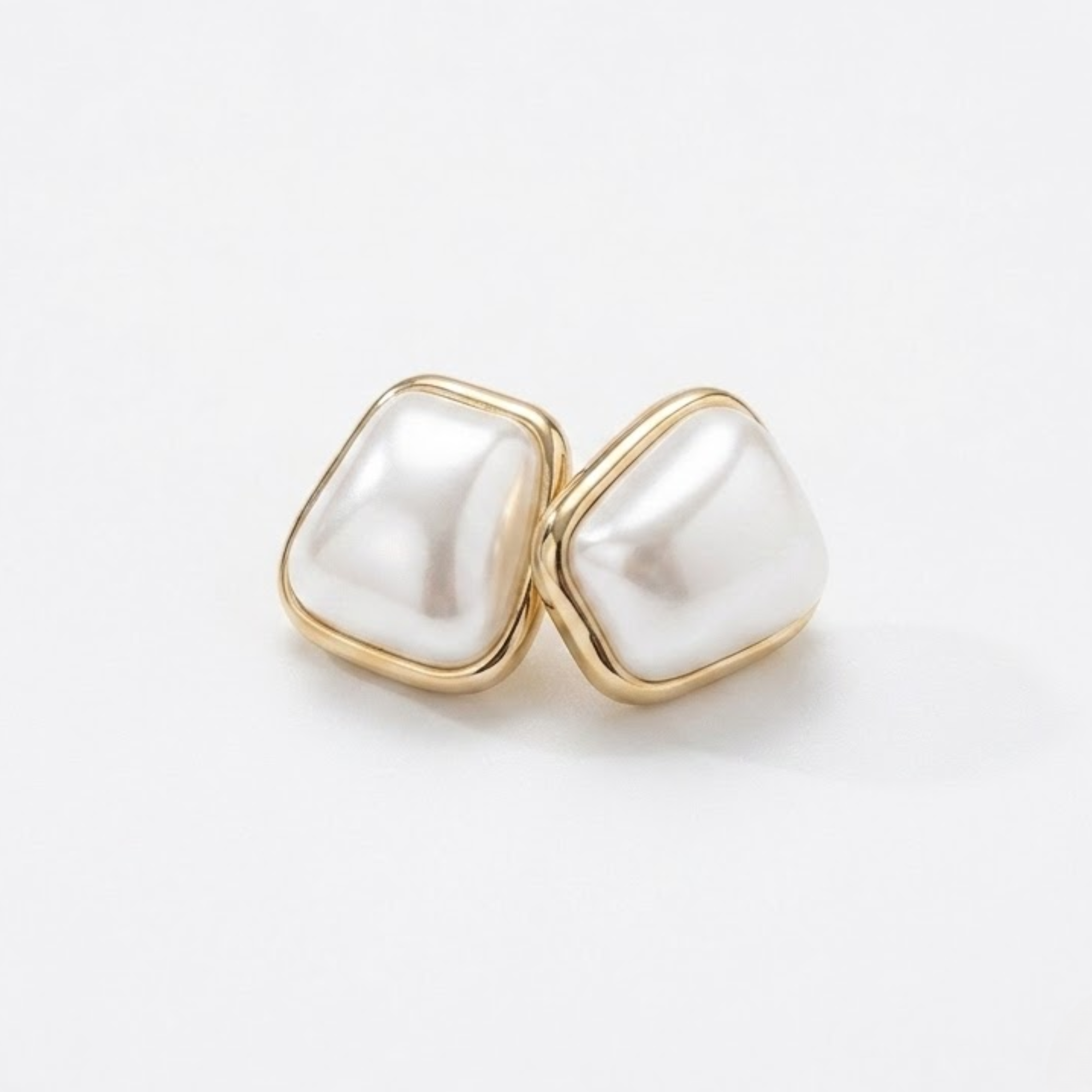 Peitho Earring BCF