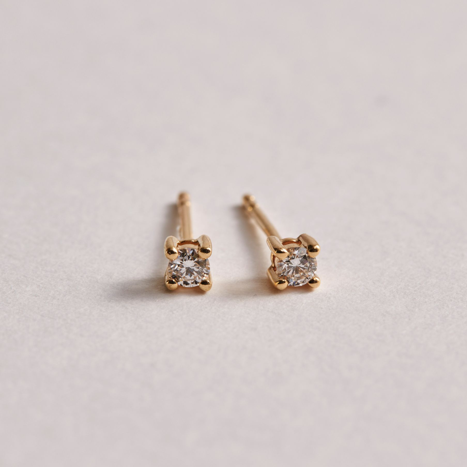 MUNICH REAL GOLD STUDS MINI DIAMOND